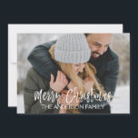 Feliz Cartão com fotos de neve de Natal ou floco d<br><div class="desc">Feliz Natal - Cinza De Carvões De Mão, Cartão com fotos De Letras. A foto e o texto deste script de pincel com letra manual podem ser atualizados e personalizados com sua foto e seu nome. Este cartão também mostra o seu nome na parte de trás do cartão de Natal....</div>