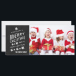 FELIZ CHALKBOARD | CARTÃO COM FOTOS HOLIDAY<br><div class="desc">CARTÃO COM FOTOS DE CARTÕES DE NATAL DE PAINEL PRETO. Fonte de giz divertida usada em um fundo de efeito de quadro negro. "Desejo-te um Feliz Natal e um Feliz ano novo". Personalize com seu nome e foto da família. Elke Clarke© para a Galeria de Monogramas. Para um ditado diferente,...</div>