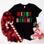 Feliz e Camisa de Natal Bright<br><div class="desc">Estamos sempre a adicionar novas designs diariamente!</div>