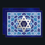 Feliz Hanukkah. Estrela de David e Cartões Menorah<br><div class="desc">Feliz Hanukkah. Elegante Silver Foil Star de David e Menorah design Hanukkah Cartões de Saudação Flat / Convites de Celebração Chanucá com nomes e texto personalizados. Cartões e presentes disponíveis na Categoria Feriados Judeus / Hanukkah da nossa loja.</div>