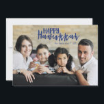 Feliz Hanukkah Star do Cartão com fotos David Holi<br><div class="desc">Na moda e feliz Estrela de Hanukkah do Cartão com fotos David Holiday é perfeito para todos os seus amigos e família nesta temporada de férias. Personalize o texto com seu nome de família e o ano e troque a foto por uma foto de seus filhos, animais de estimação ou...</div>