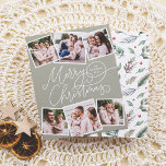 Feliz Natal Sage Green 6 Fotografias Orçamento<br><div class="desc">Espalhe a alegria de férias com este charmoso cartão com fotos verde de Natal! A frente apresenta "Feliz Natal" na caligrafia manuscrita, com seu nome de família e o ano em um dos florescimentos. Adicione um toque pessoal com seis fotos personalizadas — três no topo e três no fundo —...</div>