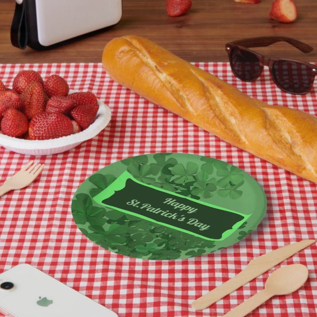 Feliz Rua. Prato de Papel no Dia de Patrick (Piquenique)