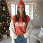 Feliz tudo | Árvore de Natais vintages brancos<br><div class="desc">Celebre a época mágica e festiva de férias com a nossa roupa de Natal. O design apresenta o estilo rústico e vintage, desenhado à mão, árvores de Natal verdes, em árvore, com "Feliz Tudo" desenhado em uma tipografia de estilo vintage rústico, em branco. Personalizar com data estabelecida opcional. Todas as...</div>