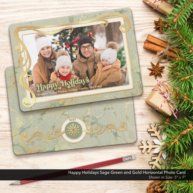 Felizes Feriados Sage Cartão com fotos Verde e Dou (Happy Holidays Photo Card with a Touch of Vintage Whimsy and Peaceful Sage Green & Gold Colors.)