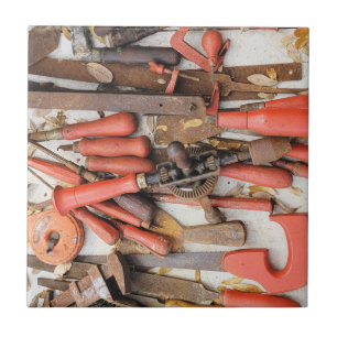 Ferramenta Antiguamente Rustic Red Man