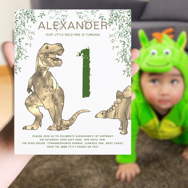 Festa de 1º Aniversário do T-Rex Fera Selvagem (Wild one T-Rex dinosaur jungle 1st birthday party invitation brown and green)