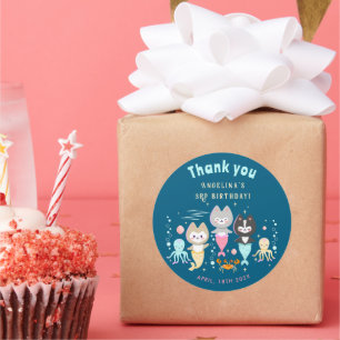 Festa de aniversário de adesivos redondos clássico