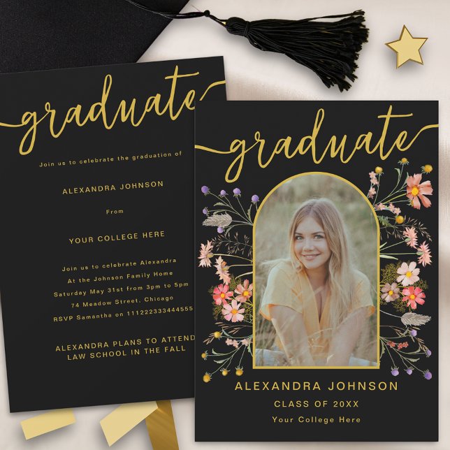 Festa de Anúncio de Formatura com Arranjo Floral d (Modern boho floral photo arch graduation announcement party invitation elegant black and gold script)