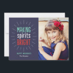 Festividades Cartão com fotos Fazer de Feriado Brilhante com Es<br><div class="desc">Celebre a temporada com este cartão de férias moderno e na moda de Berry Berry Sweet. Visite WWW.BERRYBERRYSWEET.COM para obter mais das nossas coleções de na moda. Cor de fundo personalizável.</div>