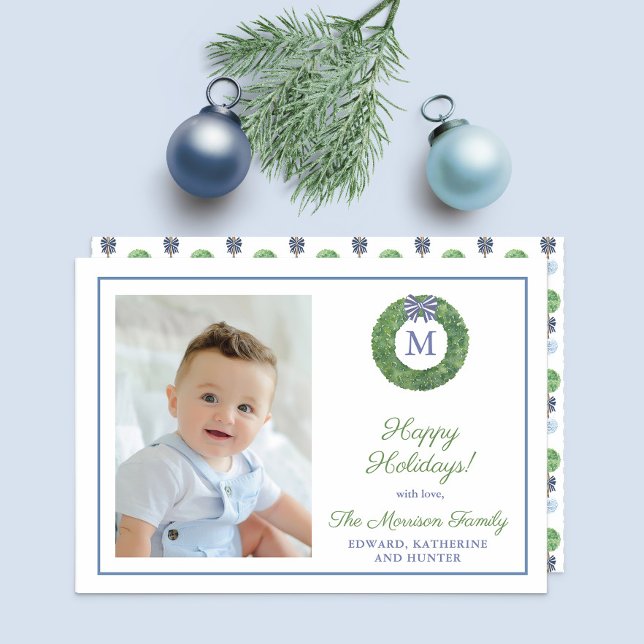 Festividades Cartão de Feriado de Imagem do Monograma Smart Box (Preppy boxwood with blue and white bow family picture holidays card)