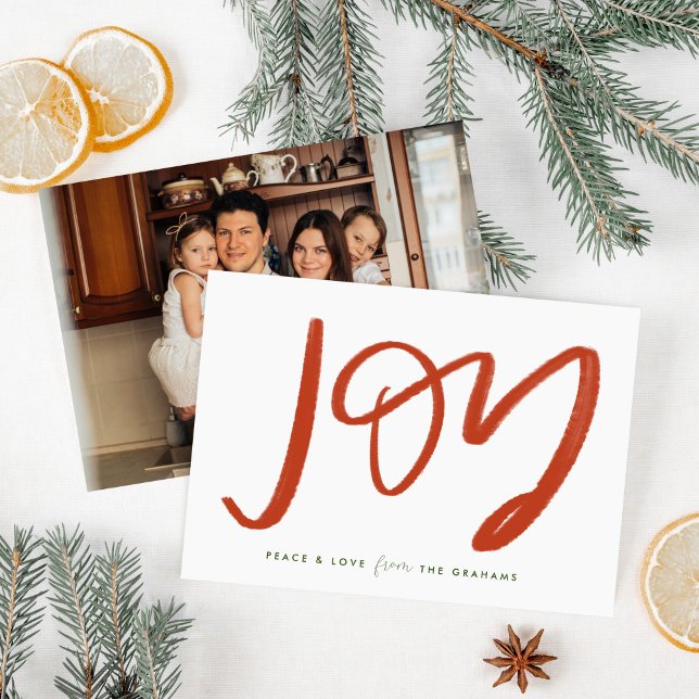 Festividades Cartão de Feriado Plano de Foto de Alegria Vermelh (Hand-Lettered Joy watercolored in red on a chic white holiday card with your photo on the back.)