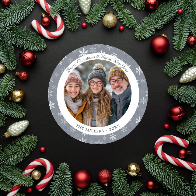 Festividades Cartão de Férias de Cinzas Modernas e Flocos Branc (Modern Grey and White Snowflakes Holiday Card)