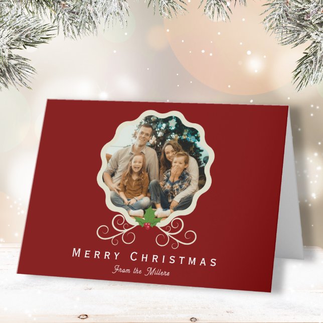 Festividades Cartão de Férias Folheto de Natal da Família Holly (Family Photo Christmas Holly Folded Holiday Card, red and green elegant minimalist modern)