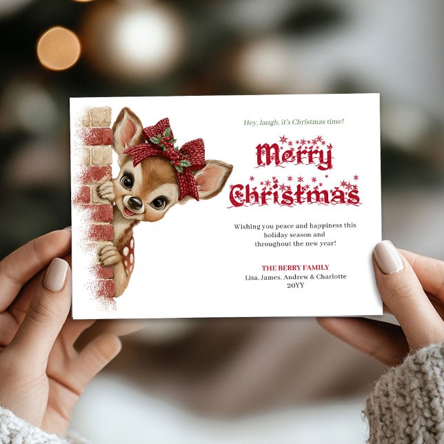 Festividades Cartão de Natal clássico com cervo bebê espiando n (Classic Xmas baby fawn peeking forest greeting card)