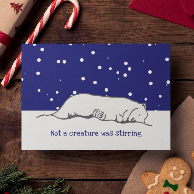 Festividades Cartão de Natal do adorável urso polar sonolento n (This polar bear Christmas card features my own unique art of a cute bear sleeping in the snow.)