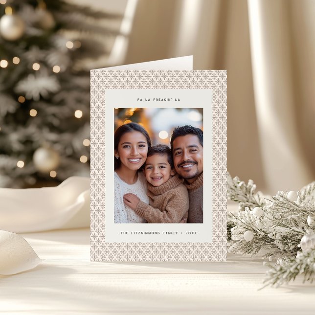 Festividades Cartão de Natal Mínimo de Castanho e Neve Branco (Neutral Snowflake Modern Christmas Folded Card)