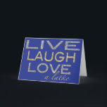 Festividades Cartão de Saudação Chanucá/Envelope "LiveLoveALatk<br><div class="desc">O Cartão de Saudação Hanukkah inclui um envelope branco. Retro "Live Laugh Love a Latke/blue, gold, prata" Personalize apagando, envie um dentro de texto e substitua por suas próprias palavras. Escolha seu estilo, cor e tamanho de fonte favoritos. Obrigados para parar e comprar. Muito apreciado!! Feliz Hanukkah/Chanukah! Tamanho: Standard (5"...</div>