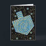 Festividades Cartão de Saudação "Dreidel PinWheel" com Envelope<br><div class="desc">Cartão de Saudação "Dreidel PinWheel, Azul/Dourado" com Envelope. Para personalizar, exclua a placa de dentro de texto e substitua por sua própria mensagem. Escolha seu estilo, cor e tamanho de fonte favoritos. A cor de fundo pode ser alterada selecionando uma nova cor de fundo. Obrigados para parar e comprar. Muito...</div>