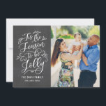 Festividades Este É O Cartão com fotos De Férias Da Época<br><div class="desc">Celebre a temporada com este cartão de feriado moderno e na moda de Berry Berry Sweet. Visite www.berryberrysweet.com para mais opções de design.</div>