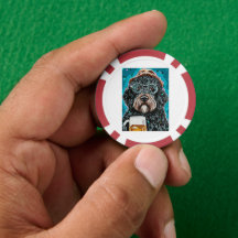 Bernedoodle segurando uma caneca de cerveja