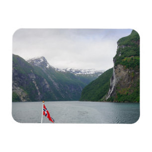 Fiorde de Geiranger com o ímã norueguês da