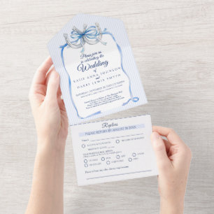 Fita azul de casamento e ferraduras 
