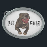 Fivela de cinto de Pitbull<br><div class="desc">Esta fivela de cinto mostra as palavras "pitbull" e uma fotografia de um nariz azul considerável Pitbull nomeado Sarge. Uma fivela de cinto perfeita para cada amante de Pitbull que sabe a natureza, a força, a lealdade, a coragem e a energia loving desta raça proeminente do cão. Sarge é visto...</div>