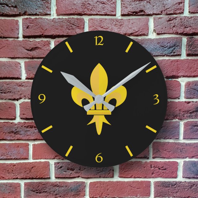 Fleur de Lis Dourado no Relógio Negro (Gold Fleur de Lis on Black Clock)