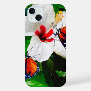 Flor de Hibiscus com 2 borboletas de Tigre