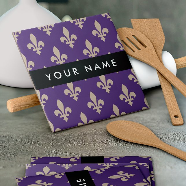 Flor de Lis, Bege sobre Roxo, Real, Seu Nome (Criador carregado)