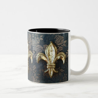 Flor de lis Dourado na caneca do impressão floral