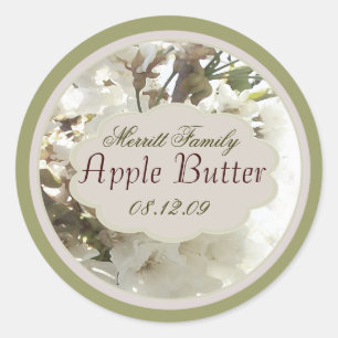 floral branco com etiqueta de colocação em latas