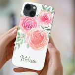 Floral de Aquarela Rosa Personalizado<br><div class="desc">Esta capa de telefone bonito é decorada com uma buquê de aquarela de rosas e folhagem em tons de rosa, coral e verde. Um modelo de texto é incluído para personalizar este design com seu nome ou fazer de monograma que esta capa de telefone é exclusiva para você. Porque nós...</div>