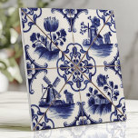 Floral e moinho azul tradicional do software da De<br><div class="desc">Capturar o charme do artesanato tradicional holandês com este azulejo ao estilo da Delsoftware, com designs florais intrincados de cobalto azul e moinhos de vento cênicos em cerâmica branca nítida. Os detalhes pintados à mão e a delicada pincelada evocam uma estética popular antiga, fazer este azulejo perfeito para backplashes, paredes...</div>