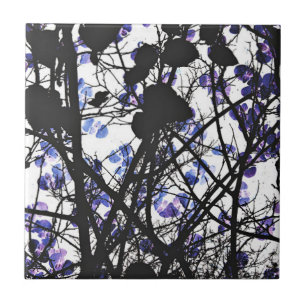 Flores azuis na árvore de inverno concebem arte d