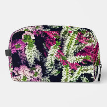 Flores brancas, cor-de-rosa e roxas