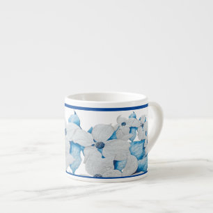 Flores de Dogwood em uma Caneca Espresso