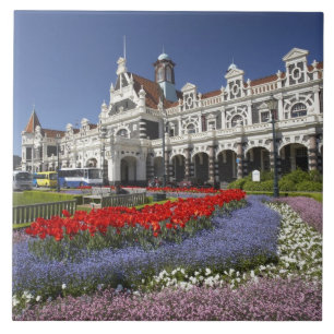 Flores de primavera e Estação Ferroviária Hist