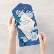 Flores de Rosa Branca em Papel-Padrão Azul