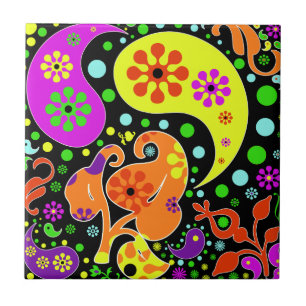 Flores e teste padrão coloridos Trivet retro de