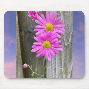 Flores no mouse pad de cerca.