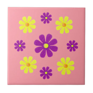 Flores roxas e amarelas do primavera para a