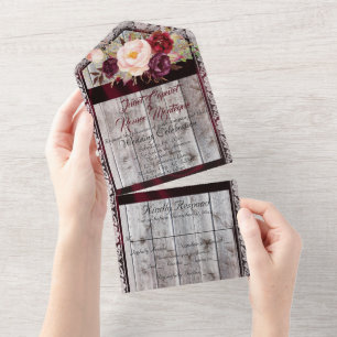 Flores silvestres com fita de cetim burgundy, rend
