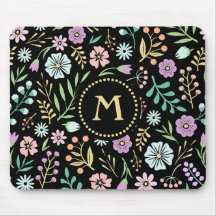 Flores Whimsical Monogramas no Mousepad Negro