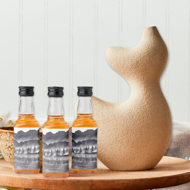 Floresta de Árvores Montanha Preto e Branco Obriga (Criador carregado)