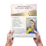 Flyer A Limpar Cor-de-Rosa Moderna de Foto Personalizada<br><div class="desc">Folheto Rosa Moderno de Foto Personalizada do Serviço de Limpeza</div>