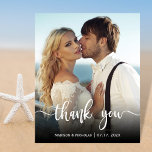 Flyer Casamento Fotográfico moderno de orçamento Obrigad<br><div class="desc">Ortografia Moderna de Orçamento Casamento 1 Foto Obrigado personalização barato inferior do folheto orçamentário. Obrigado de casamento do Na moda moderno, modelo de papel com uma foto vertical de cheio na frente com o script de sobreposição de texto "Obrigado" em uma fonte de tipografia escrita à mão, em branco, na...</div>
