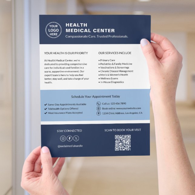 Flyer Clínica de Saúde Logo Personalizado Código QR Médi (Healthcare Clinic Doctor Custom Logo QR Code Flyer)
