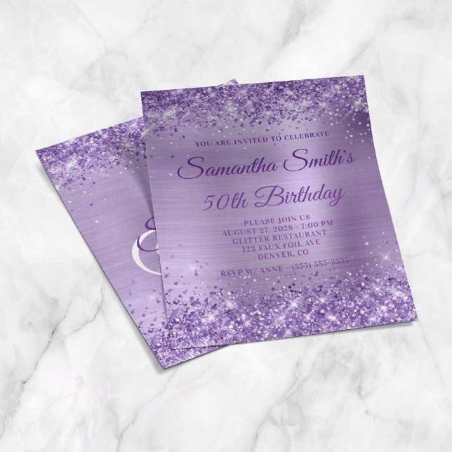 Flyer Convite de 50º Aniversário com Monograma em Folha  (Glittery Purple Foil Monogram 50th Birthday Invite Flyer)